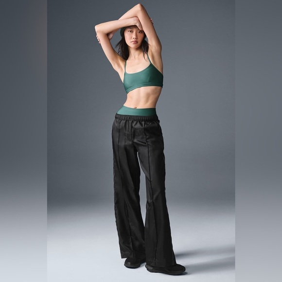 ALO Black Afterglow Wide Leg Track Pants M - Picture 4 of 10